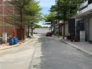 Bán đất kdc phú hồng đạt 64m2 ngay ngã tư miếu ông cù rẽ vào 300m, sẵn sổ full thổ