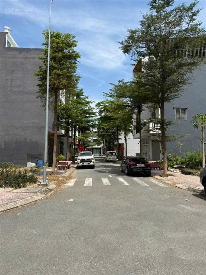 Bán đất kdc phú hồng đạt 64m2 giá 1tỷ680 ngay ngã tư miếu ông cù rẽ vào 300m, sẵn sổ full thổ