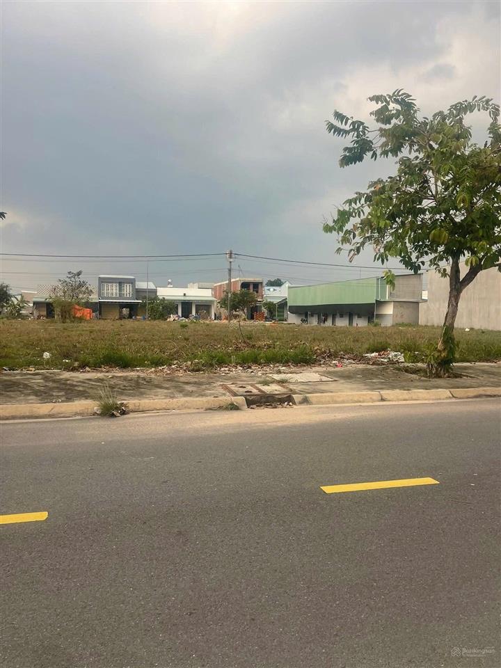 Chủ cần bán gấp lô 150m2 khu vsip2 mở rộng giá 1tỷ380 đường nhựa n5a rộng 8m có vỉa hè  sẵn sổ