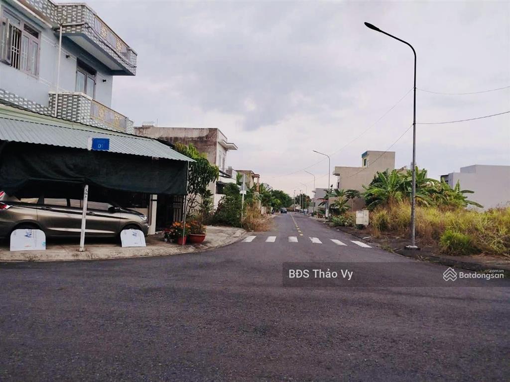 Ngộp nặng lô 100m2 ngay kcn vsip2 giá 1tỷ150  đường nhựa thông 7m  full thổ cư  sổ riêng