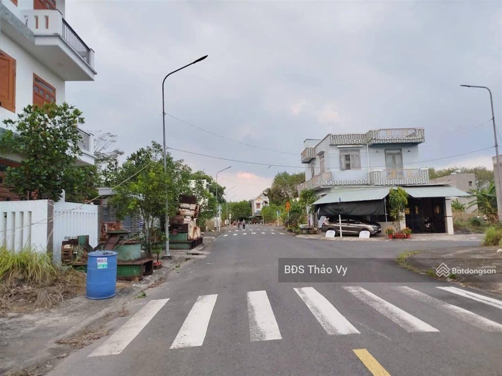 Ngộp nặng lô 100m2 ngay kcn vsip2 giá 1tỷ150  đường nhựa thông 7m  full thổ cư  sổ riêng