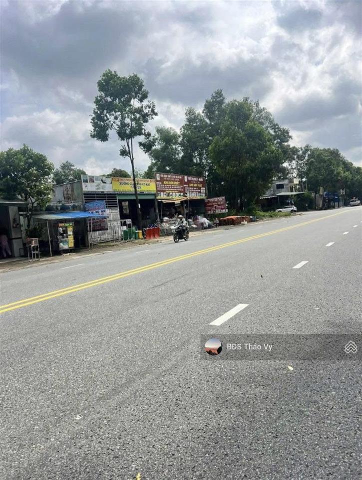 Chủ cần tiền bán lô 150m2 giá 1tỷ2 ngay kcn mỹ phước 3  đường thông 25m  xây tự do  sổ riêng