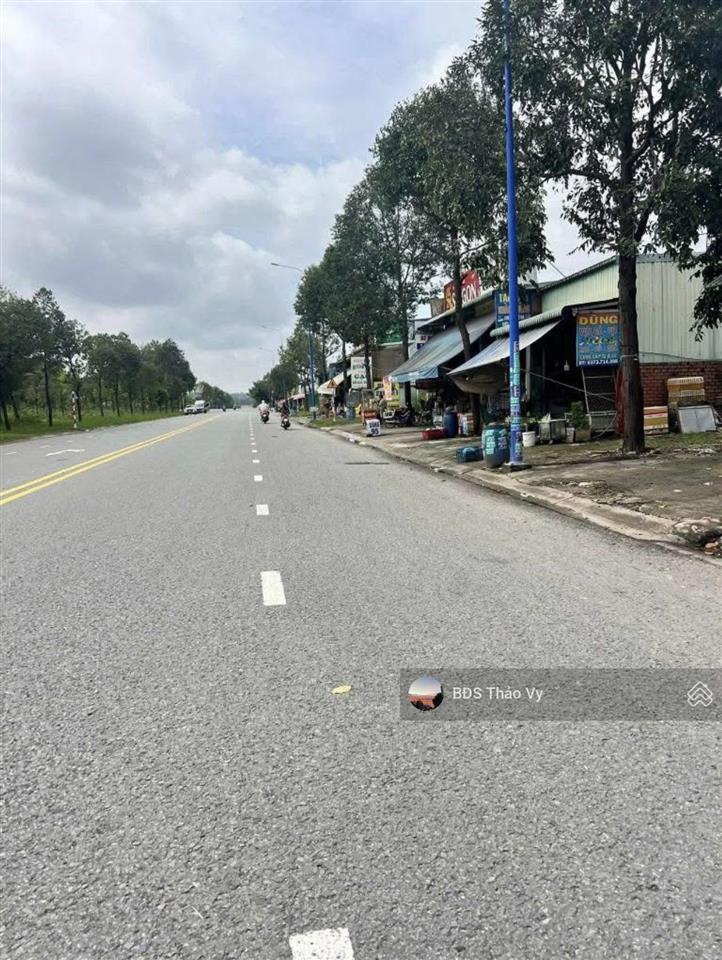 Chủ cần tiền bán lô 150m2 giá 1tỷ2 ngay kcn mỹ phước 3  đường thông 25m  xây tự do  sổ riêng