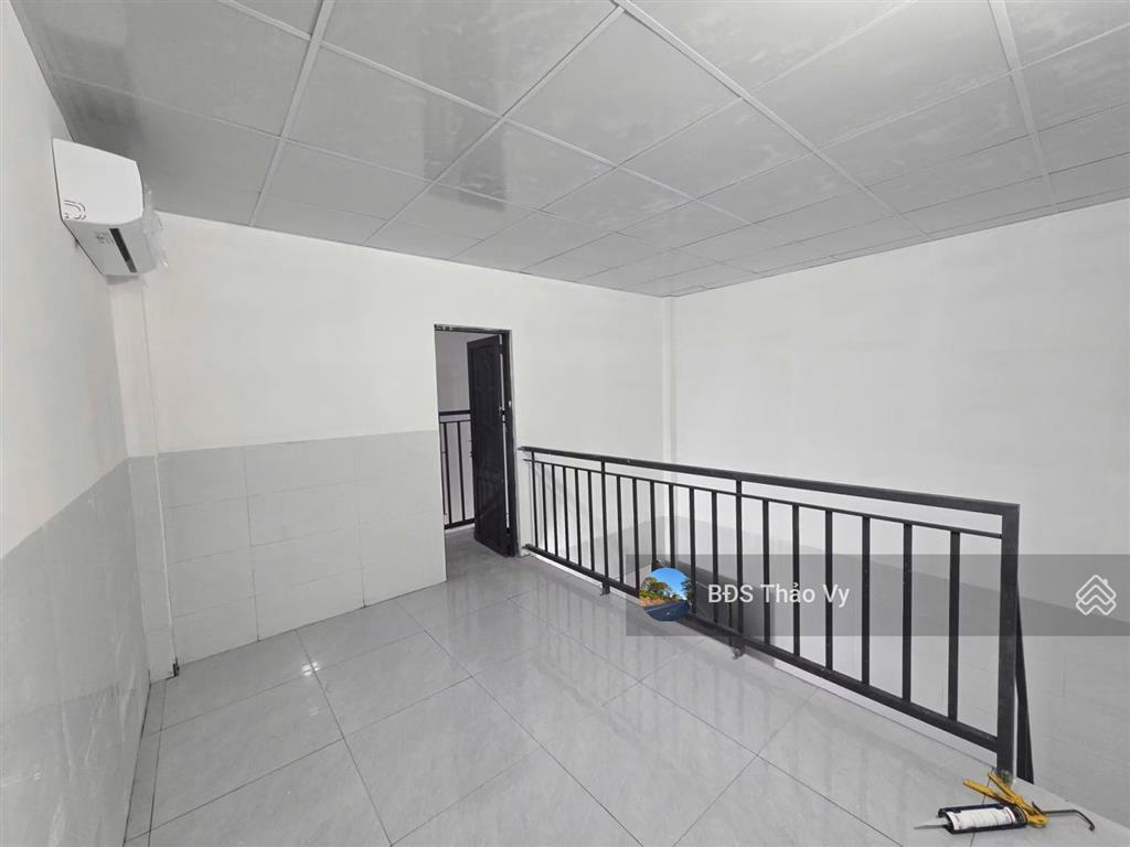 Ra gấp dãy trọ mới toanh becamex 150m2 giá chỉ 1tỷ170  dòng tiền ~12tr/th  đường thông  sổ sẵn