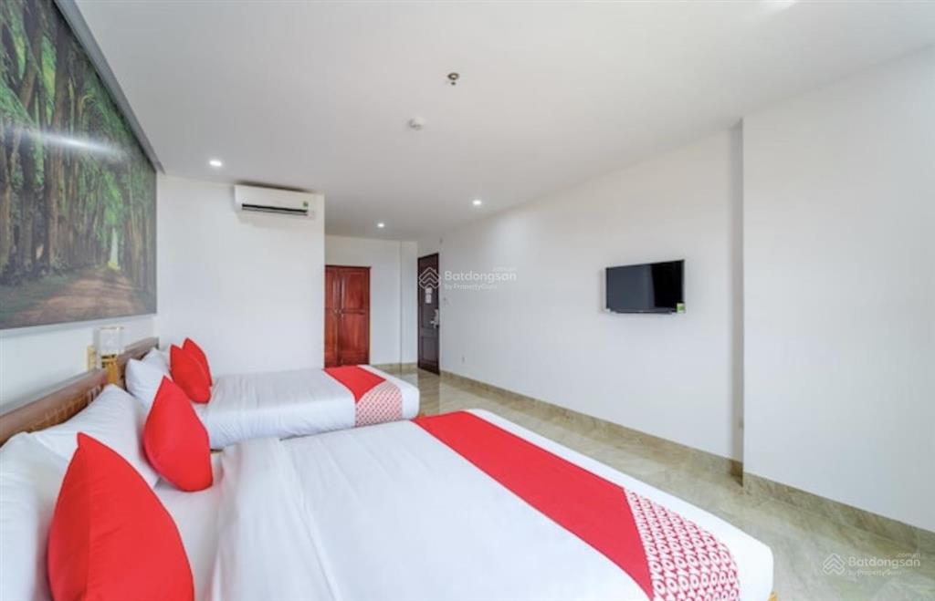 Bán khách sạn 10 tầng góc đường minh mạng với nguyễn khắc viện, ngay cạnh biển sơn thuỷ