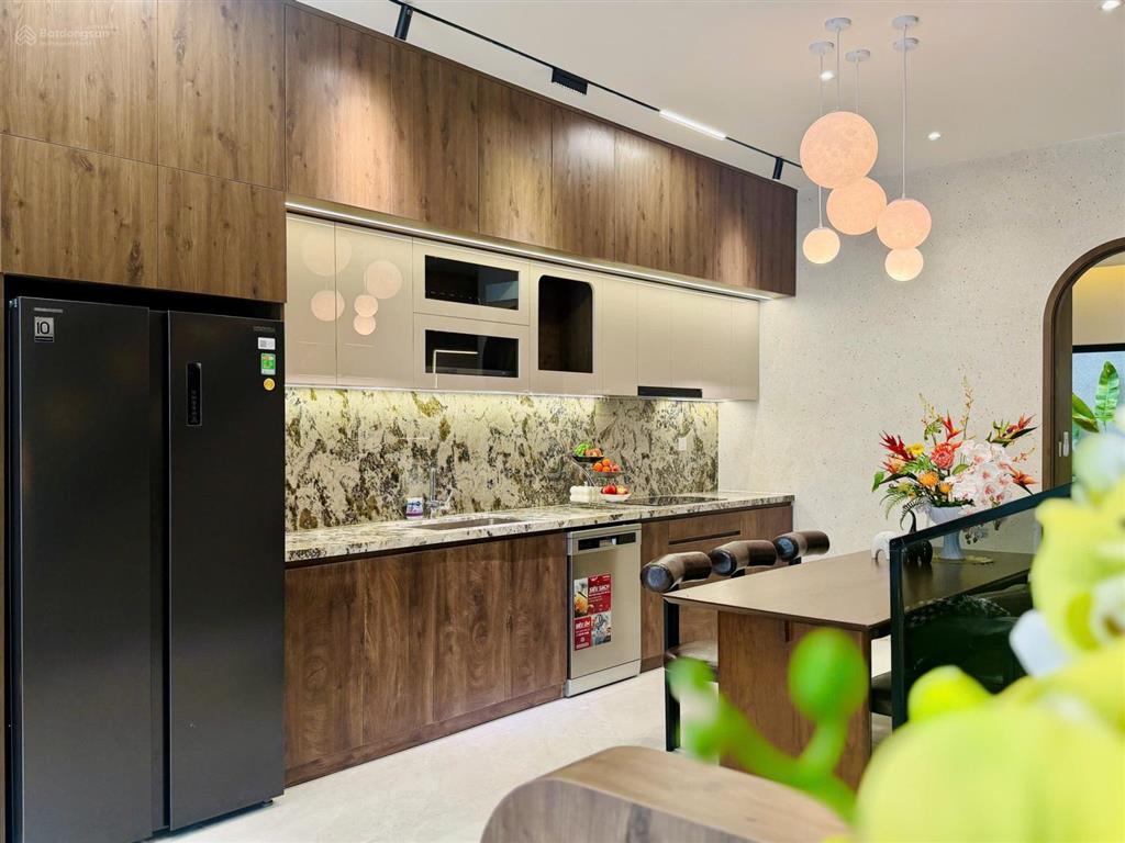 Bán nhà 3 tầng mới keng full nội thất tại hòa xuân, đà nẵng