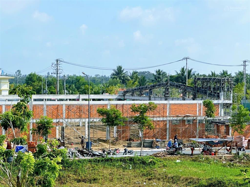 Đất nền ngay trung tâm hành chính xã thủ thừa