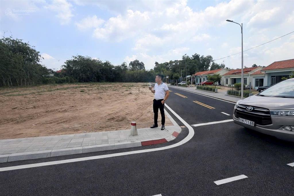 Chỉ 1 tỷ 990  bán đất tỉnh lộ 8  5x35 175m2  đường nhựa oto  xây dựng tự do  kdc hiện hữu