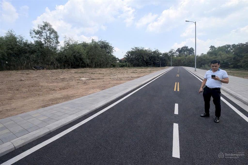 Chỉ 1 tỷ 990  bán đất tỉnh lộ 8  5x35 175m2  đường nhựa oto  xây dựng tự do  kdc hiện hữu