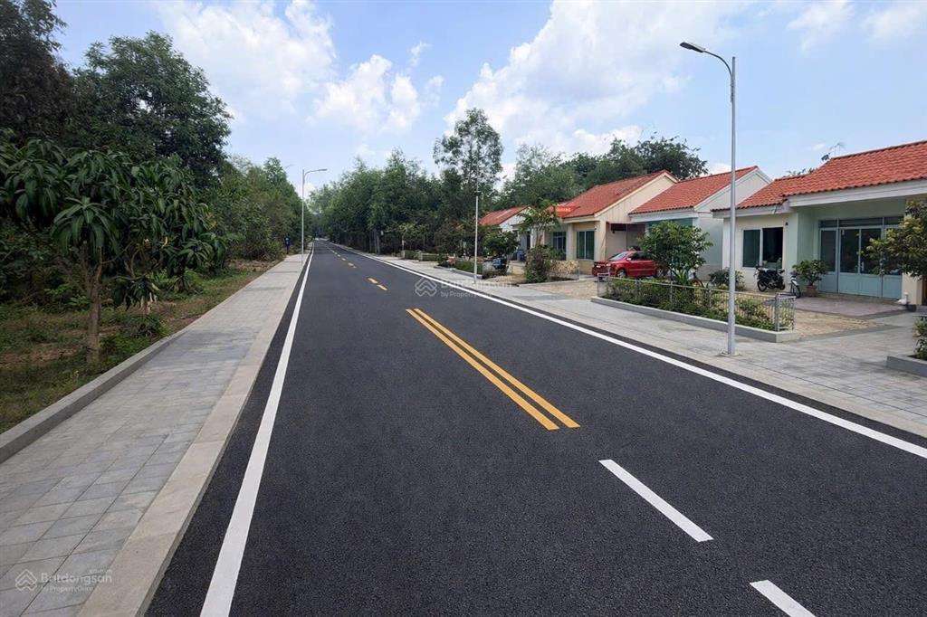 Chỉ 1 tỷ 990  bán đất tỉnh lộ 8  5x35 175m2  đường nhựa oto  xây dựng tự do  kdc hiện hữu