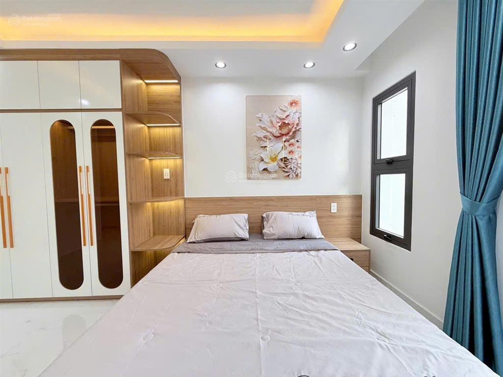 Bán nhà hxh 25 cửu long,tân bình cũ,ngay kế sân bay.dt 5x12m,4 tầng (kt 50tr/tháng) giá 15 tỷ tl