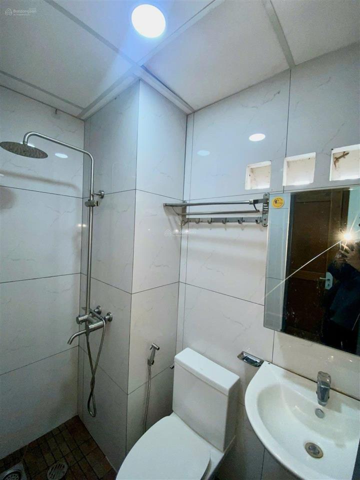 Cho thuê nhà trọ 4,2 triệu, 30m2 tại lạc long quân, q11, hcm