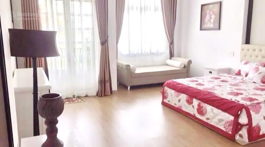 Bán nhà đường số phạm hữu lầu sát phú mỹ hưng, 4 tầng, 5m x 18m, full nt, 15 tỷ