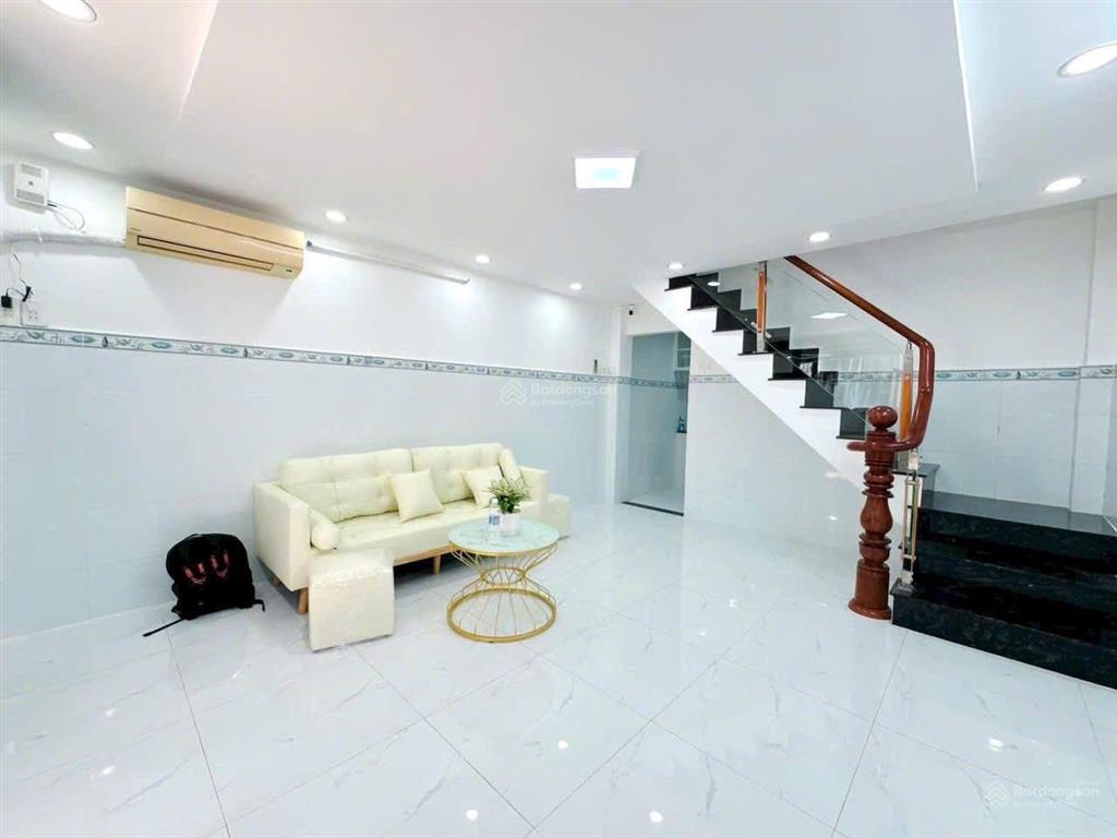 Bán nhà quận 7 4x8m 3 tầng hẻm xe hơi ngay huỳnh tấn phát nhỉnh 4 tỷ