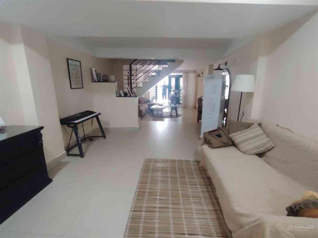 Nhà 3 tầng 80m2 4x20m hxh phú thuận  quận 7 giá chỉ 5,9 tỷ