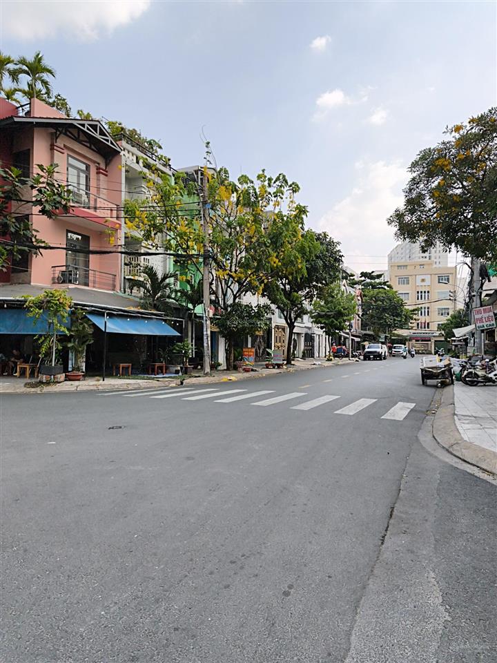 Bán nhà hxh 6m trịnh đình trọng  4 tầng, 50m2 kinh doanh tốt