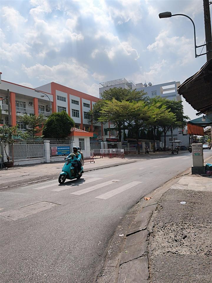 Bán nhà hxh 6m trịnh đình trọng  4 tầng, 50m2 kinh doanh tốt