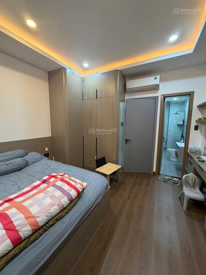Xe tải quay đầu, có thang máy, gía 8 tỷ, nguyễn xí, nhà mới 3 lầu, bình thạnh. dt 4x10m