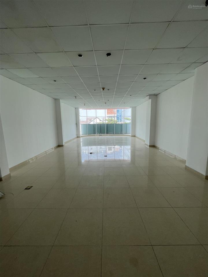 Sàn vp 80m2 ngay mặt tiền lâm văn bền, có thang máy, máy lạnh, bảo vệ xuất được vat