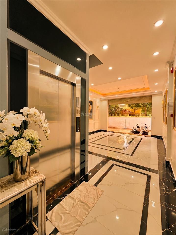 Siêu phẩm ngõ 245 lô góc mai dịch 64m2,6t,thang máy,mt5m,gara ô tô,ngõ 3 ô tô tránh, giá 28.8 tỷ