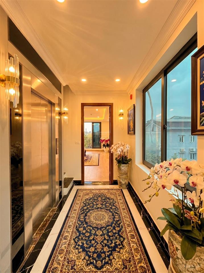 Siêu phẩm ngõ 245 lô góc mai dịch 64m2,6t,thang máy,mt5m,gara ô tô,ngõ 3 ô tô tránh, giá 28.8 tỷ