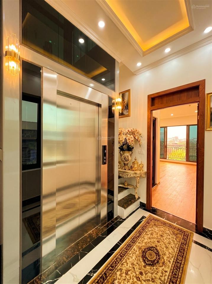 Siêu phẩm ngõ 245 lô góc mai dịch 64m2,6t,thang máy,mt5m,gara ô tô,ngõ 3 ô tô tránh, giá 28.8 tỷ