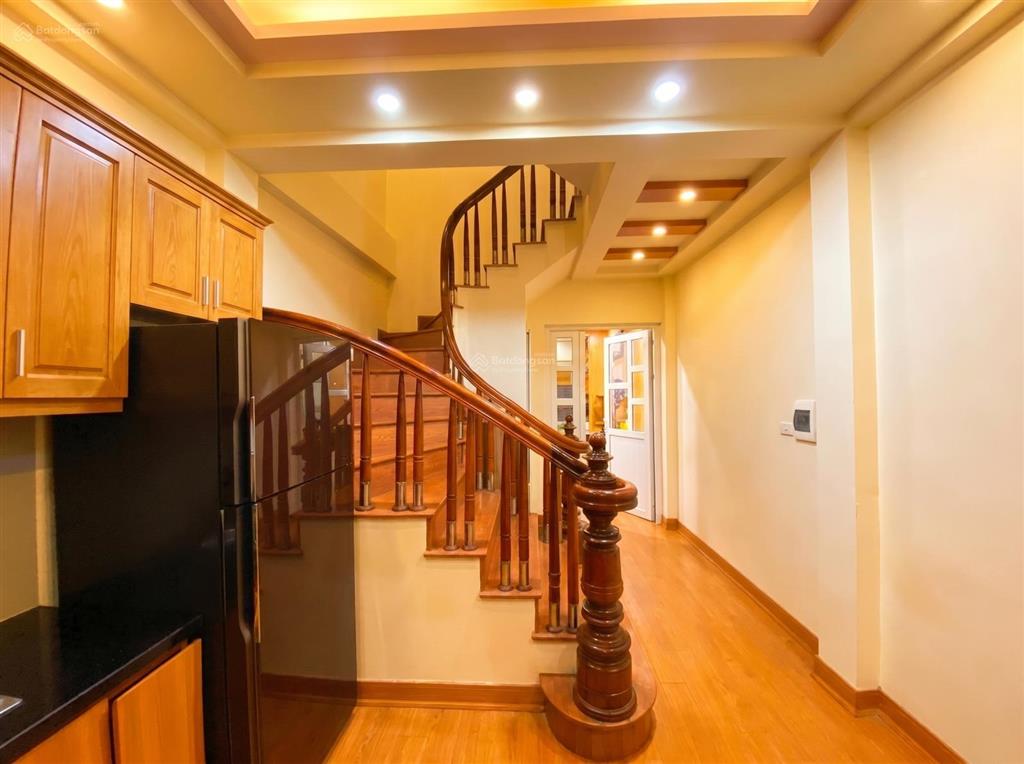 Bán nhà mặt phố mai dịch  cầu giấy, 46m², 5t, vỉa hè thênh thang, kinh doanh đỉnh, 21 tỷ