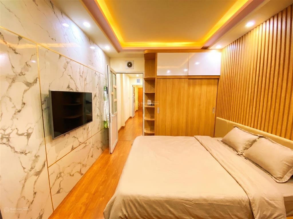 Bán nhà mặt phố mai dịch  cầu giấy, 46m², 5t, vỉa hè thênh thang, kinh doanh đỉnh, 21 tỷ