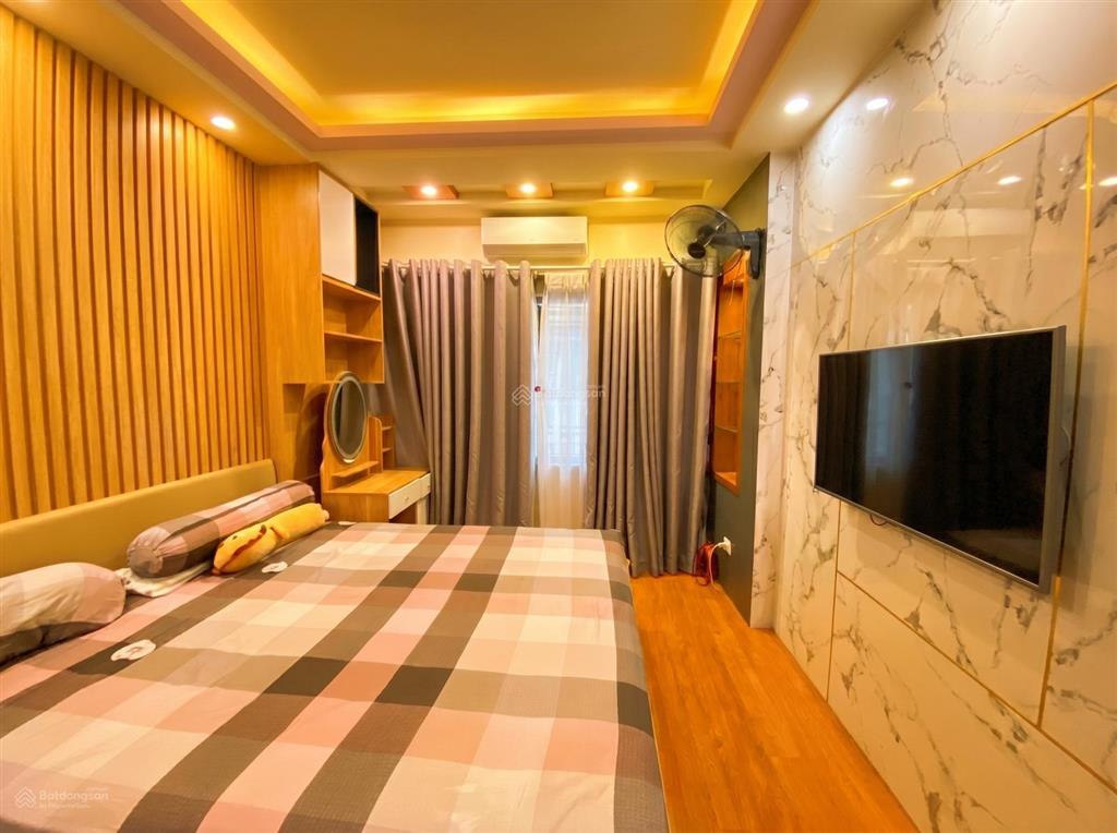 Bán nhà mặt phố mai dịch  cầu giấy, 46m², 5t, vỉa hè thênh thang, kinh doanh đỉnh, 21 tỷ