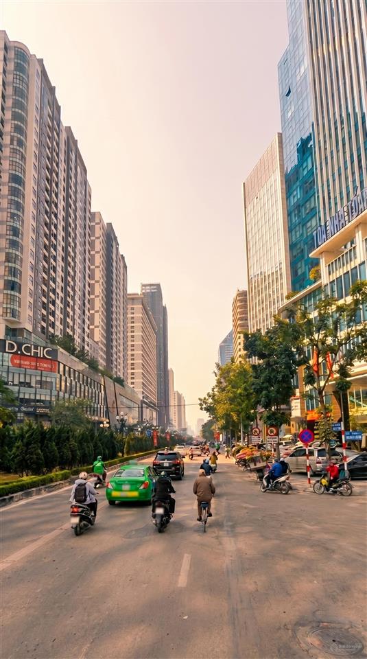 Bán nhà phố lê văn lương, cầu giấy 50m2,6t,thang máy,mt5m, giá 15 tỷ.