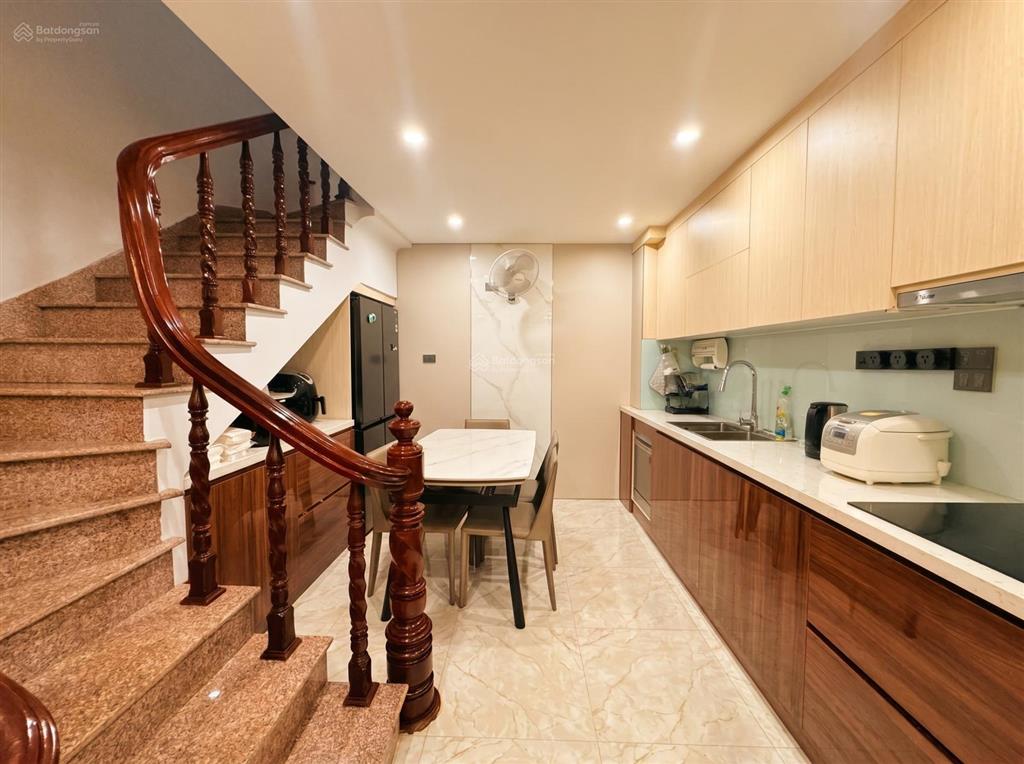 Siêu phẩm bán nhà lạc long quân, 40m2, 5t kiên cố, mt 4m, gần hồ tây lộng gió, giá 13.9 tỷ