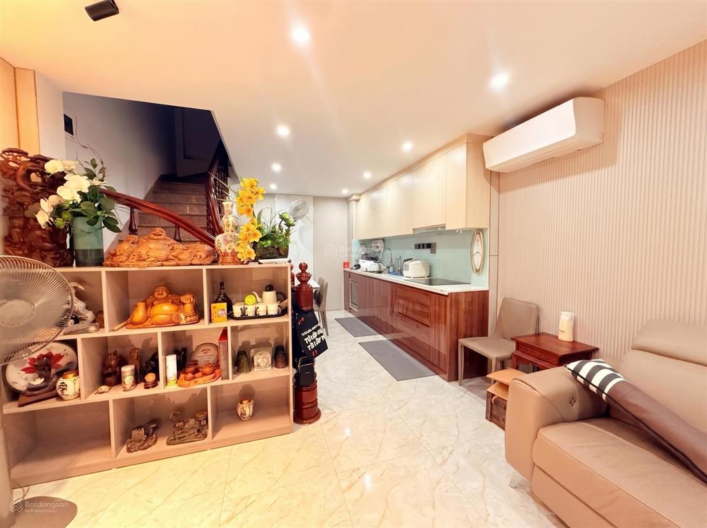 Siêu phẩm bán nhà lạc long quân, 40m2, 5t kiên cố, mt 4m, gần hồ tây lộng gió, giá 13.9 tỷ
