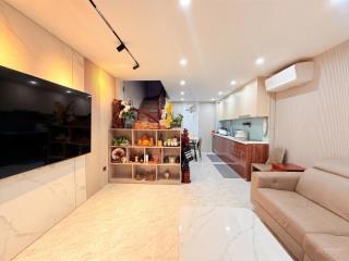 Siêu phẩm bán nhà lạc long quân, 40m2, 5t kiên cố, mt 4m, gần hồ tây lộng gió, giá 13.9 tỷ