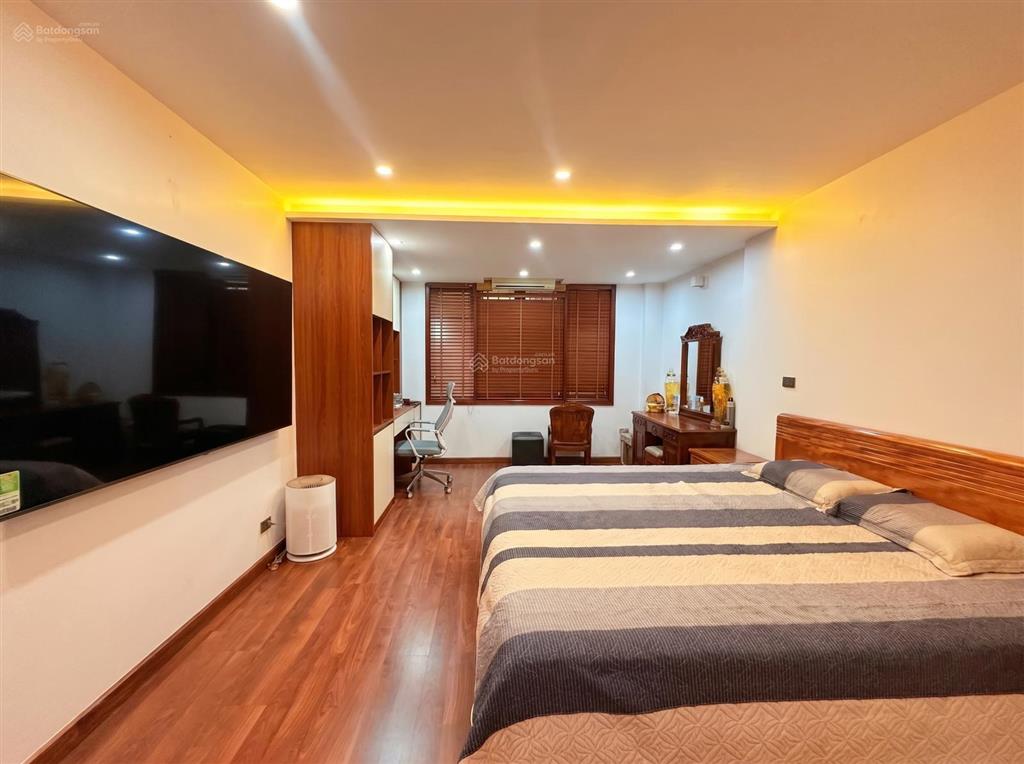 Siêu phẩm bán nhà lạc long quân, 40m2, 5t kiên cố, mt 4m, gần hồ tây lộng gió, giá 13.9 tỷ