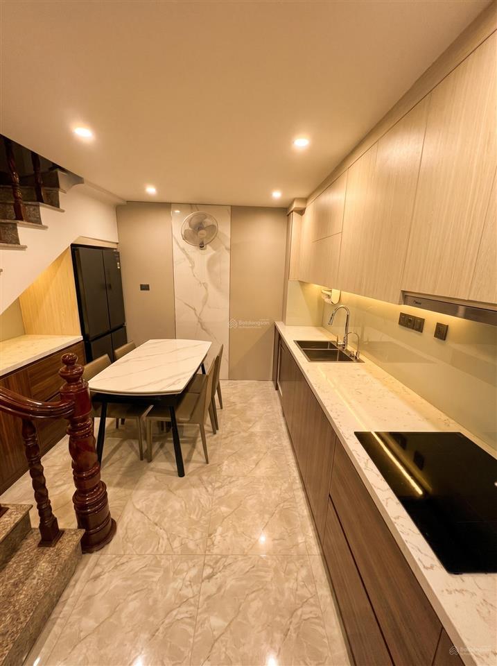 Siêu phẩm bán nhà lạc long quân, 40m2, 5t kiên cố, mt 4m, gần hồ tây lộng gió, giá 13.9 tỷ