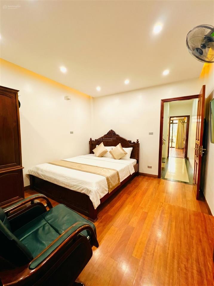 Bán nhà mặt phố chùa hà, cầu giấy, 55m², 4t, mt4m, ngõ thông kinh doanh, gara ô tô, 19 tỷ