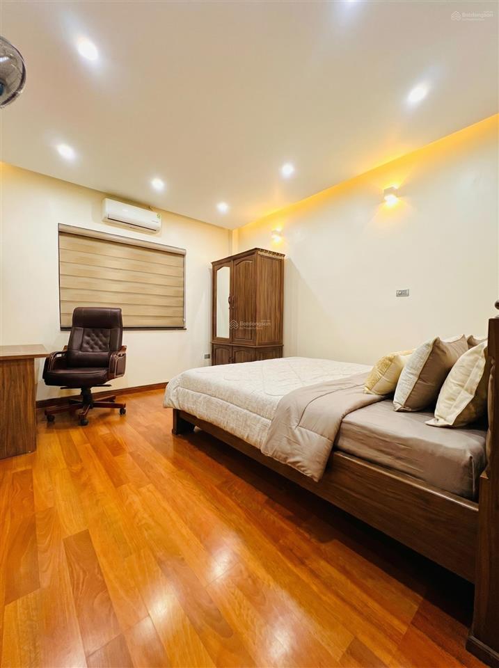 Bán nhà mặt phố chùa hà, cầu giấy, 55m², 4t, mt4m, ngõ thông kinh doanh, gara ô tô, 19 tỷ