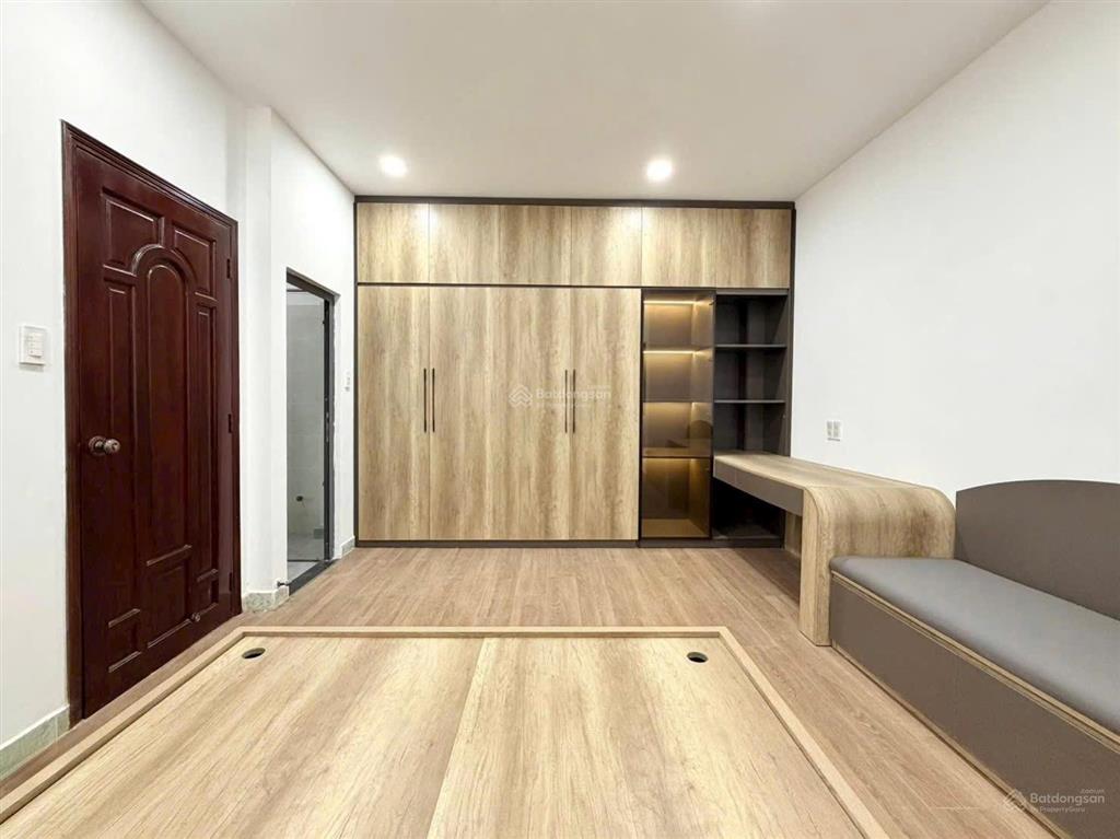 Bán nhà đường phan đăng lưu 40 m2  5 tầng  5 pn  5 wc  7.8 tỷ