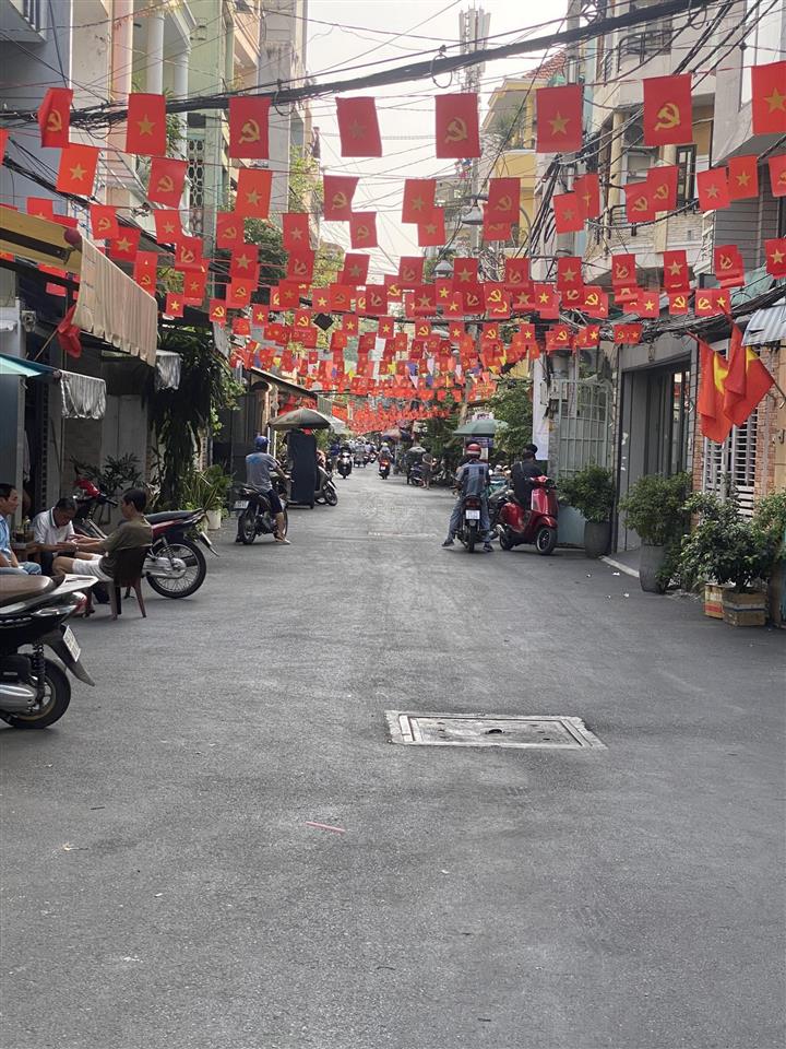 Bán nhà  phan đăng lưu  xe hơi đậu cửa  44 m2  4 tầng  8.6 tỷ ,