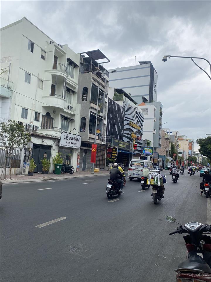 Nhà mặt tiền  đào duy anh  phú nhuận  186.7 m2  55 tỷ  ngang lớn ,