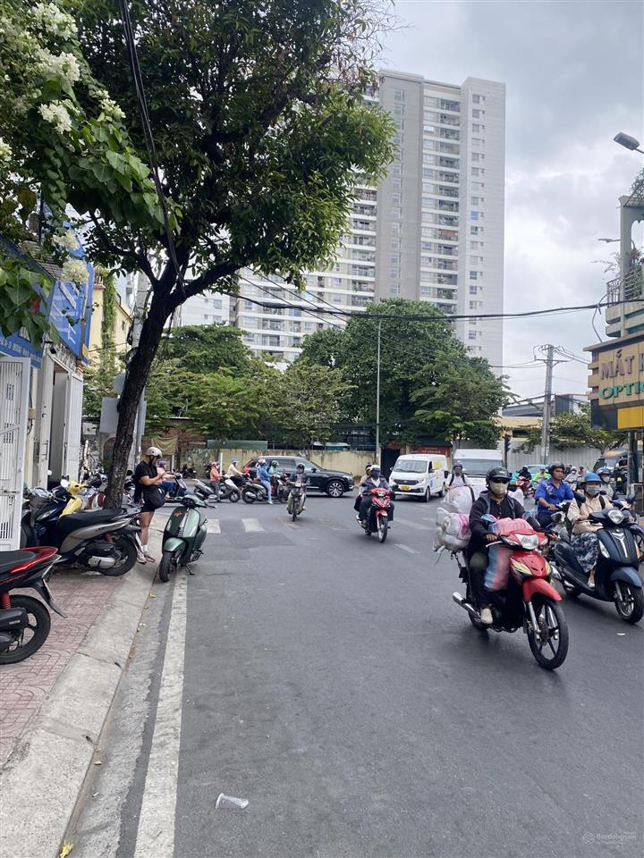 Nhà mặt tiền  đào duy anh  phú nhuận  186.7 m2  55 tỷ  ngang lớn ,