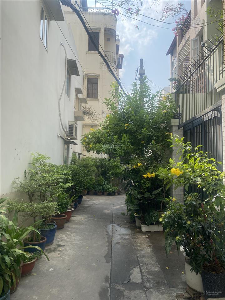 Bán nhà  thích quảng đức  phú nhuận  52 m2  5 tầng  9.4 tỷ ,