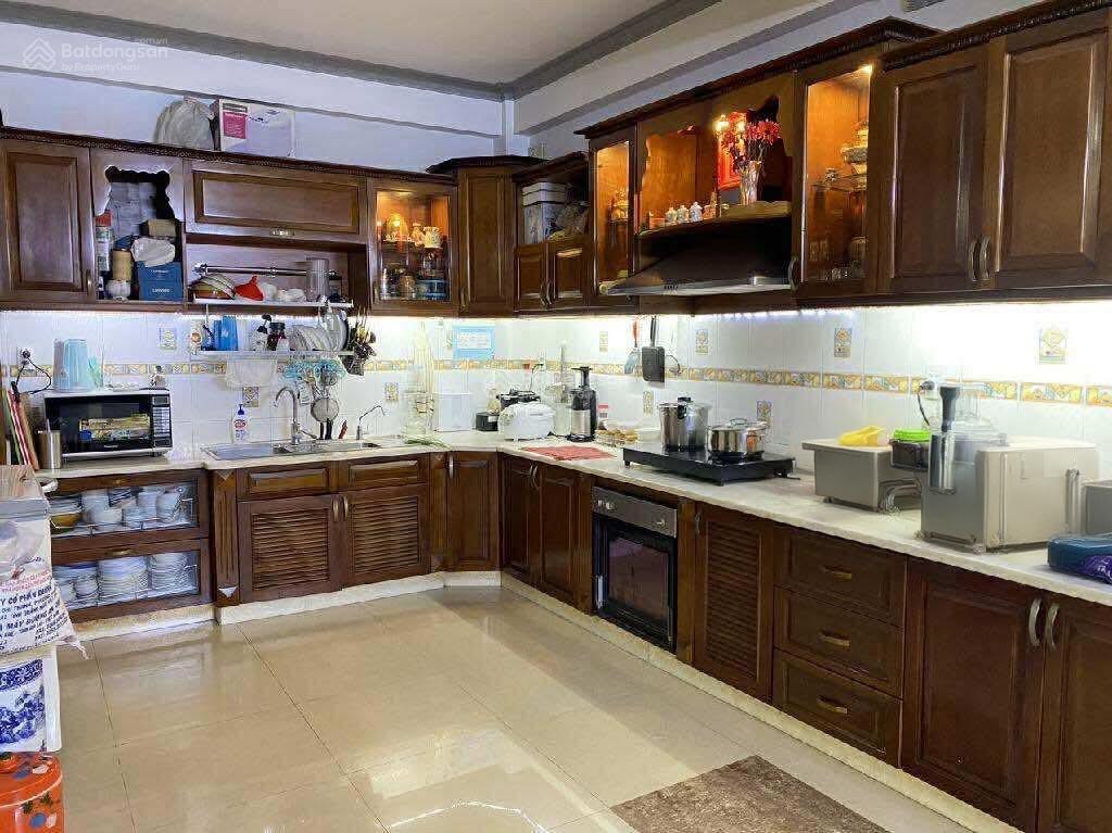 Bán nhà  phú nhuận  66 m2  4 tầng  xe hơi ngủ trong nhà  11.2 tỷ ,
