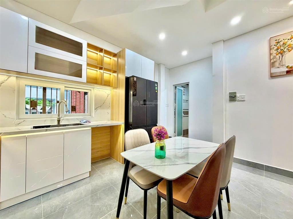 Bán nhà phan đình phùng  5 tầng  nhà mới chỉ 8,4 tỷ, (gặp chính chủ)