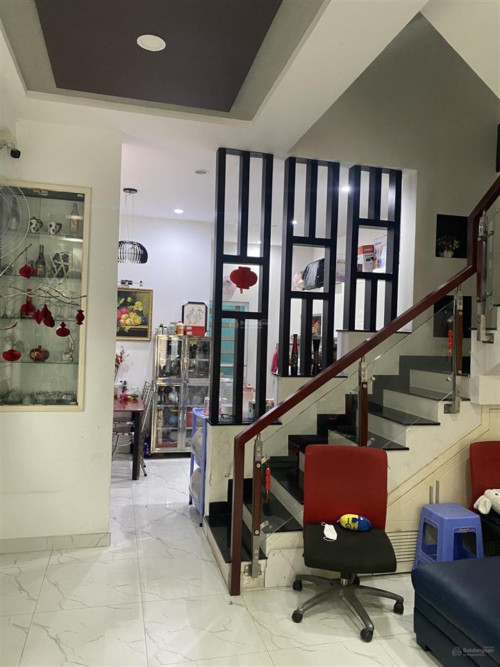 Bán nhà lê văn sỹ, phú nhuận  nhà 4 tầng hoàn công đủ  ngang 4.5m chỉ 9.3 tỷ