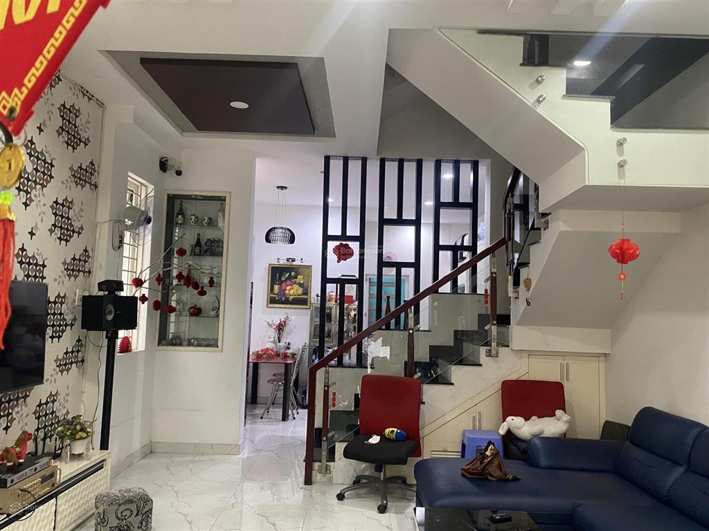 Bán nhà lê văn sỹ, phú nhuận  nhà 4 tầng hoàn công đủ  ngang 4.5m chỉ 9.3 tỷ