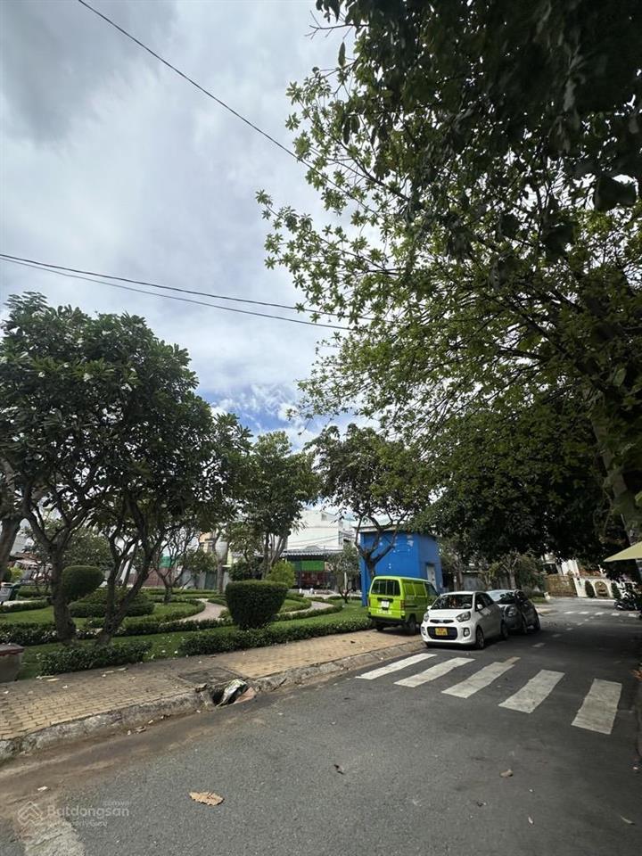 Siêu phẩm biệt thự độc nhất vô nhị view công viên bông sao  lô gốc hiếm, nhỉnh 50 tỷ