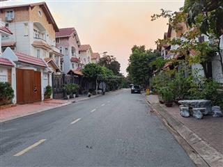 Biệt thự phong cách hoàng gia ẩn mình ngay trung tâm quận 8  khu hiếm nhà bán  45 tỷ tl