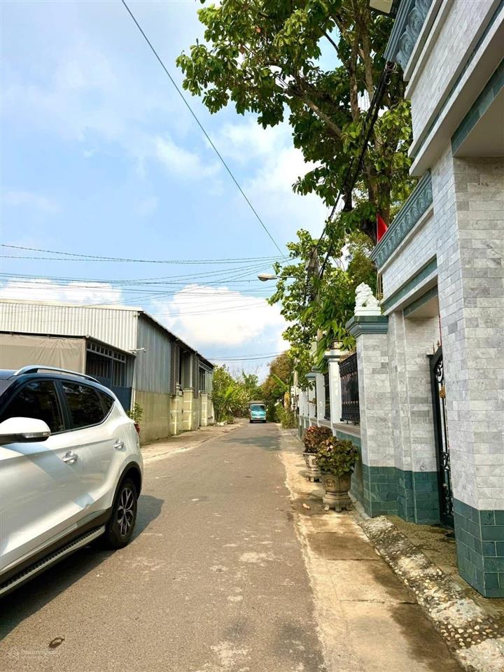 Cần ra gấp lô đất đẹp như mơ dt 188m2 cách chợ bến thế 400m  sổ hồng riêng