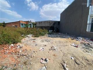 Chủ nhà cần ra gấp lô đất dt 84m2 cách dt744 chỉ 100m đường nhựa 6m  sổ sẵn sang tên ngay